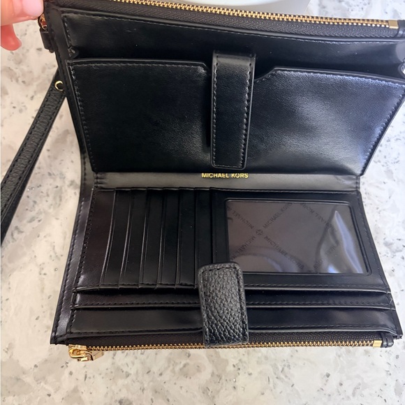 NWOT Michael Kors Black Leather Zip Wristlet with Gold Logo - Picture 4 of 7